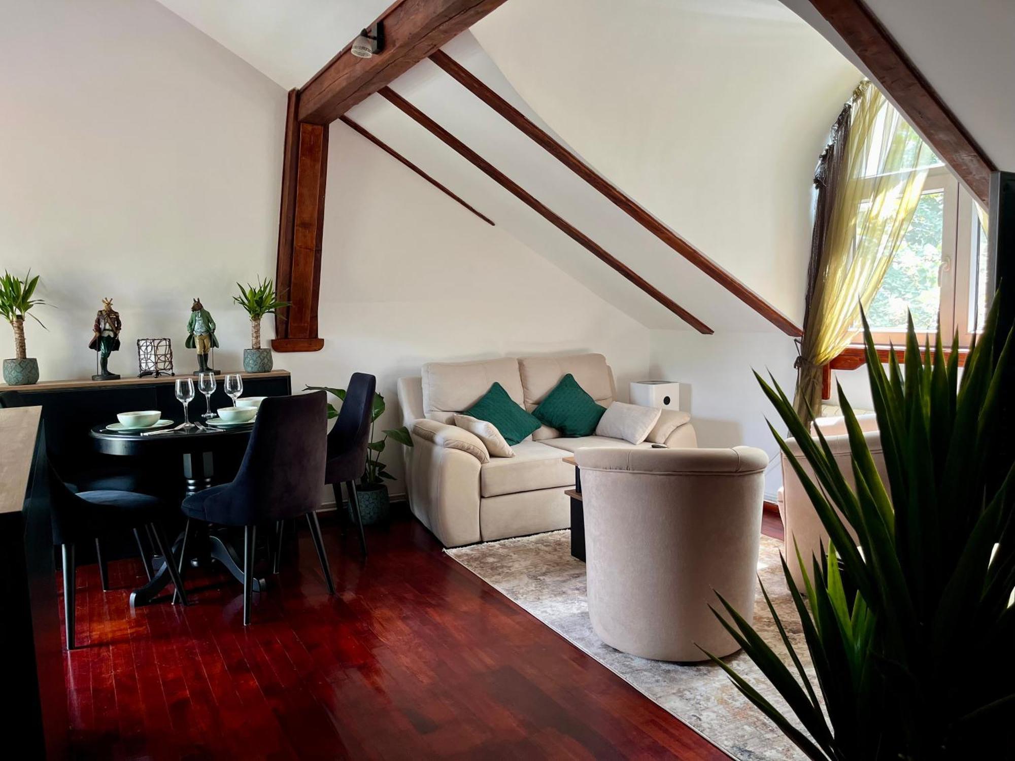 Urban Oasis Apartment *