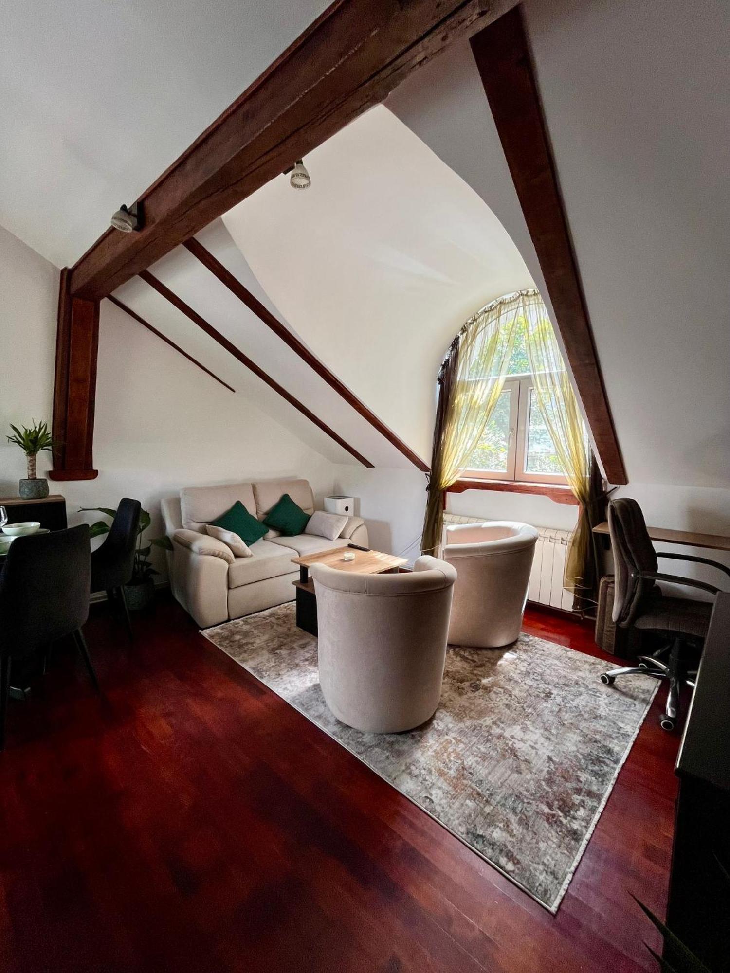 Apartment Urban Oasis *